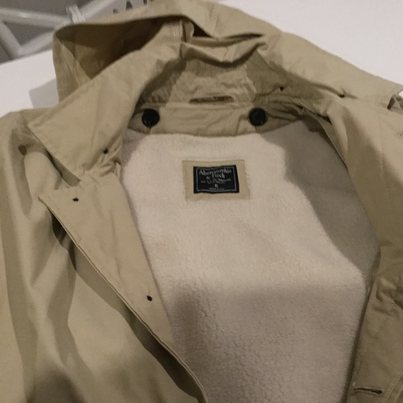 Winter Trench coat - Picture 1 of 4